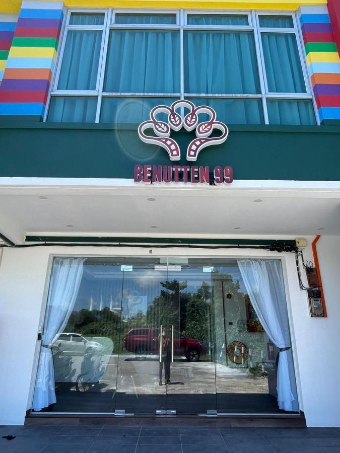 Benutten 99 Hotel Kampong Parit Tengah ภายนอก รูปภาพ