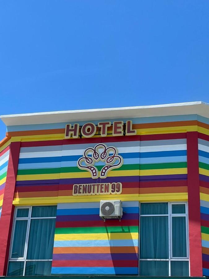 Benutten 99 Hotel Kampong Parit Tengah ภายนอก รูปภาพ