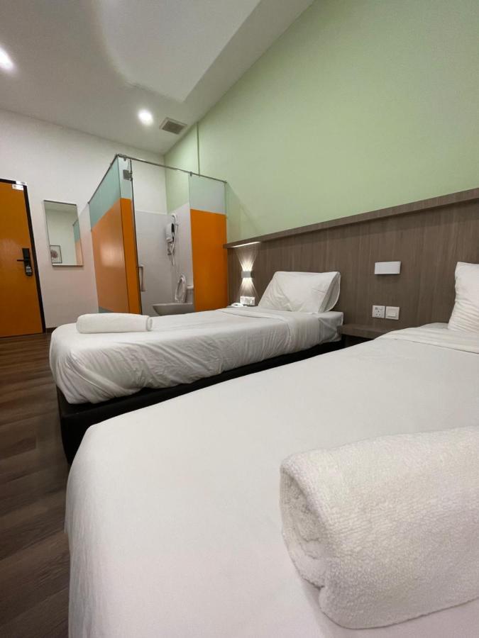 Benutten 99 Hotel Kampong Parit Tengah ภายนอก รูปภาพ
